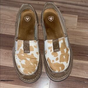 Ariat Women's Tan and Cream Patterned Loafers